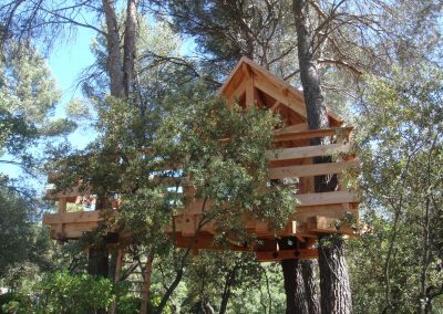 Cabane perchée dans les arbres